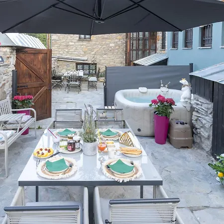 Rock Dandy La Maison De L Ours - Fireplace Retreat 빌라 Nimfaíon