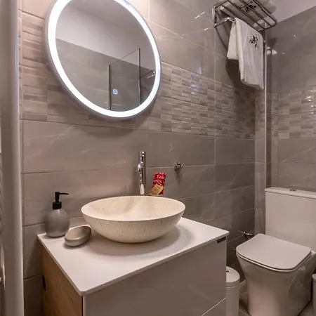 Rock Dandy La Maison De L Ours - Fireplace Retreat Nimfaíon