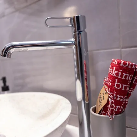 Rock Dandy La Maison De L Ours - Fireplace Retreat