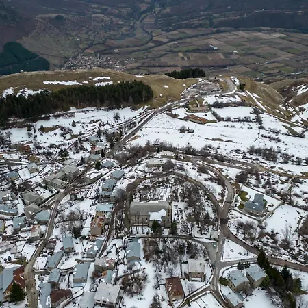 Rock Dandy La Maison De L'Ours - Unique Mountain Escape 빌라 Nimfaíon