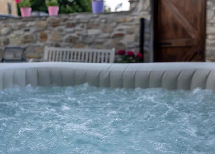 Rock Dandy La Maison De L Ours - Fireplace Retreat *