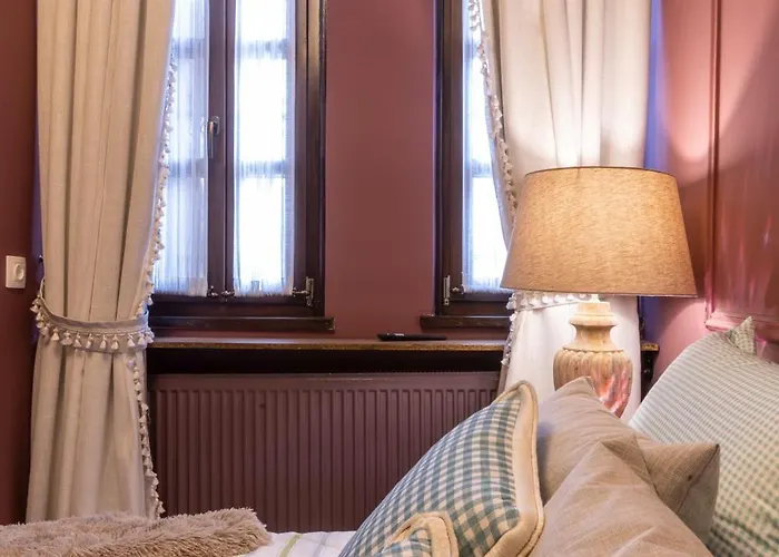 Rock Dandy La Maison De L Ours - Fireplace Retreat Nimfaíon