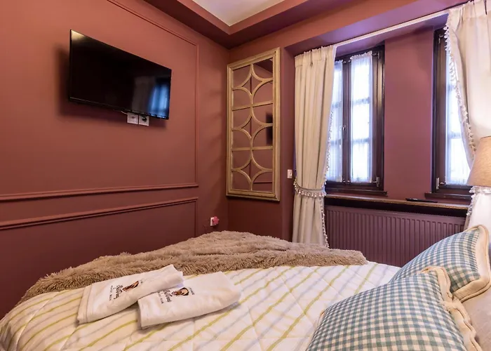 Rock Dandy La Maison De L Ours - Fireplace Retreat