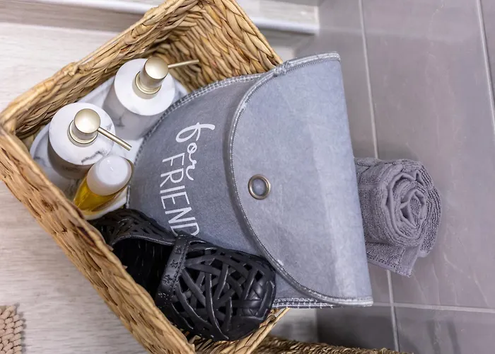 Rock Dandy La Maison De L Ours - Fireplace Retreat *